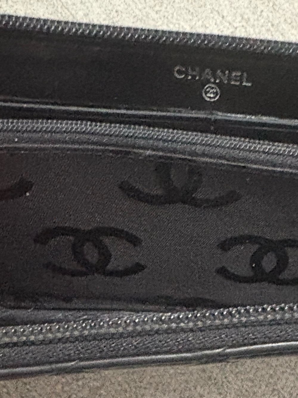 CHANEL Cambon Zipper Organizer with CC Logo - COA included - Picture 3 of 3